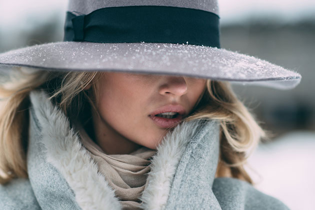 Зимнее пальто: запоминающиеся образы для снежных дней